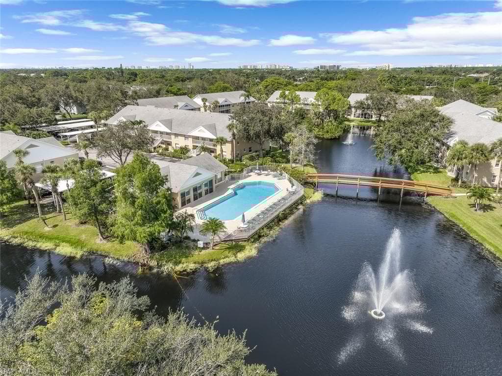 192 Pebble Shores Dr 104, Naples, FL 34110-30