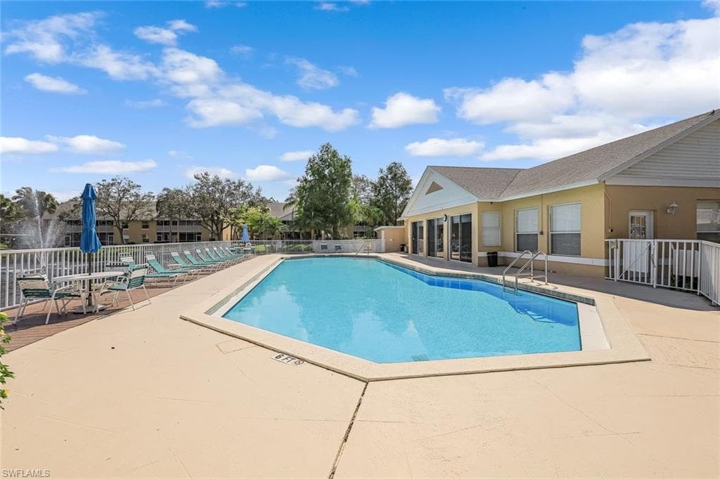 192 Pebble Shores Dr 104, Naples, FL 34110-31