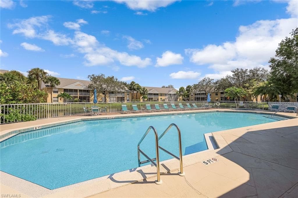 192 Pebble Shores Dr 104, Naples, FL 34110-32