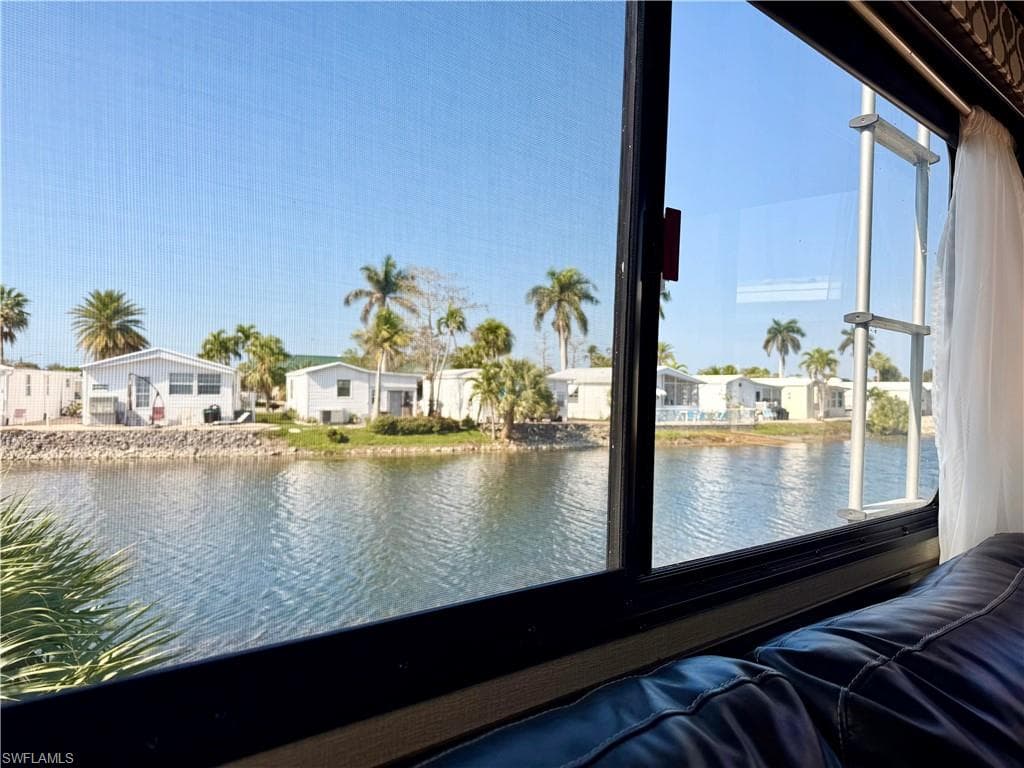 276 Bass Ln, Naples, FL 34114-16