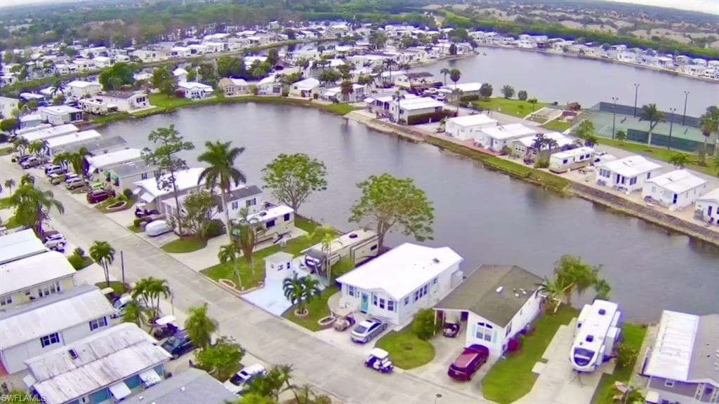 276 Bass Ln, Naples, FL 34114-24