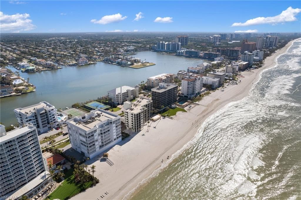 9715 Gulf Shore Dr 702, Naples, FL 34108-15