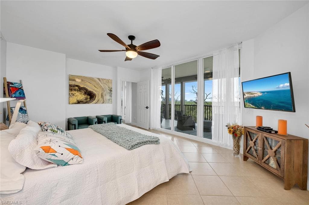 445 Cove Tower Dr 504, Naples, FL 34110-11