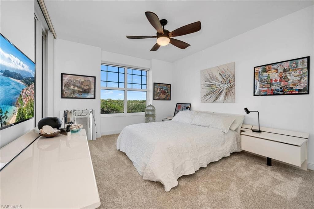 445 Cove Tower Dr 504, Naples, FL 34110-13