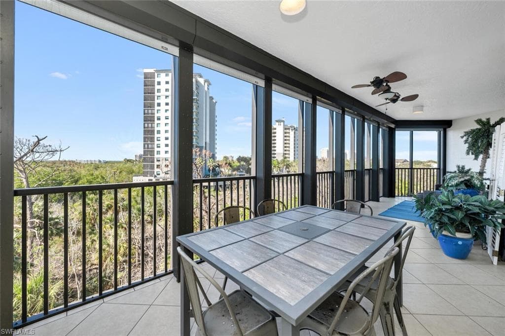 445 Cove Tower Dr 504, Naples, FL 34110-18