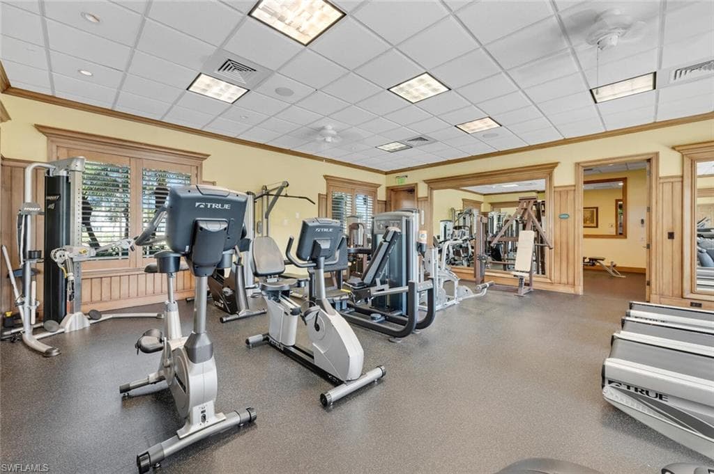 445 Cove Tower Dr 504, Naples, FL 34110-21