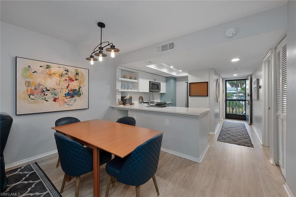 600 Neapolitan Way 248, Naples, FL 34103-3