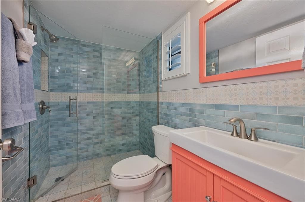 600 Neapolitan Way 248, Naples, FL 34103-5