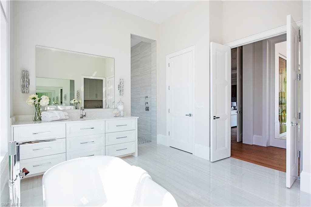 527 Devils Ln, Naples, FL 34103-17