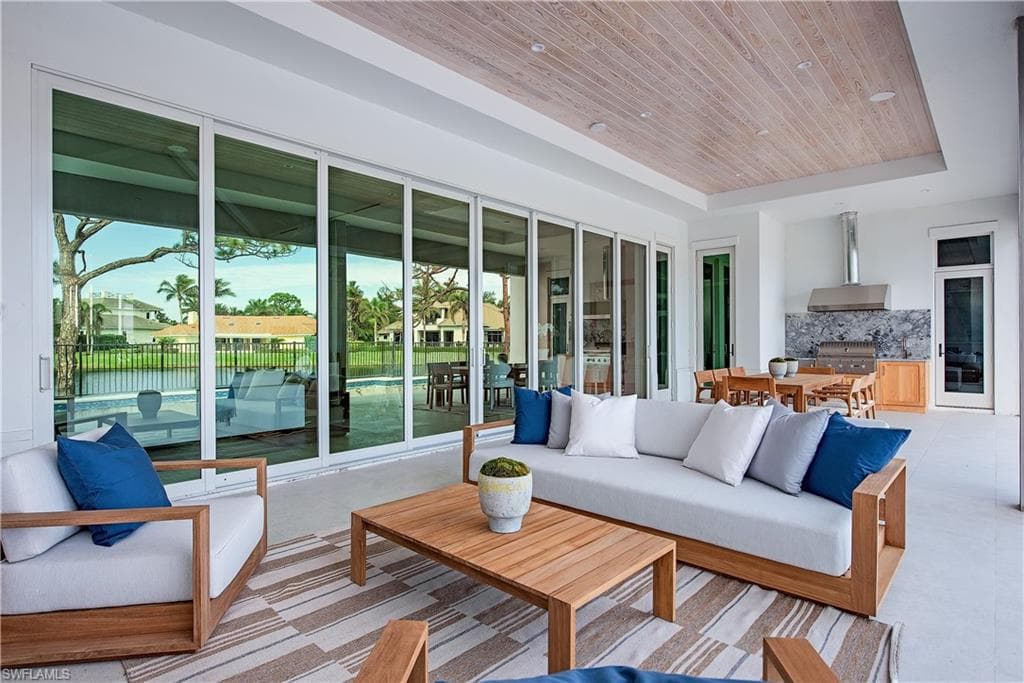 527 Devils Ln, Naples, FL 34103-23