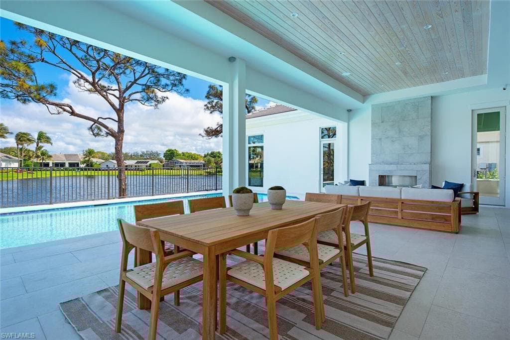 527 Devils Ln, Naples, FL 34103-26