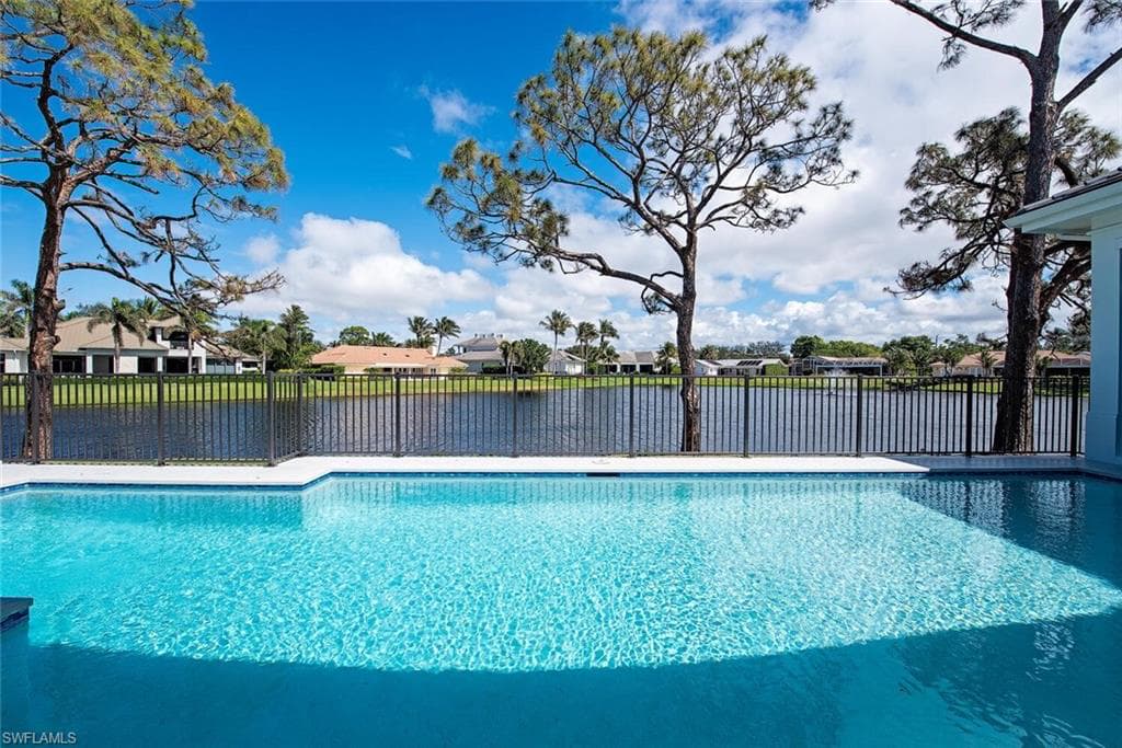 527 Devils Ln, Naples, FL 34103-27