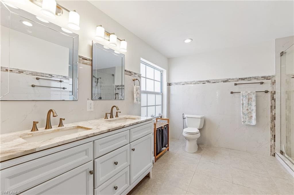 1781 Embarcadero Way, North Fort Myers, FL 33917-15