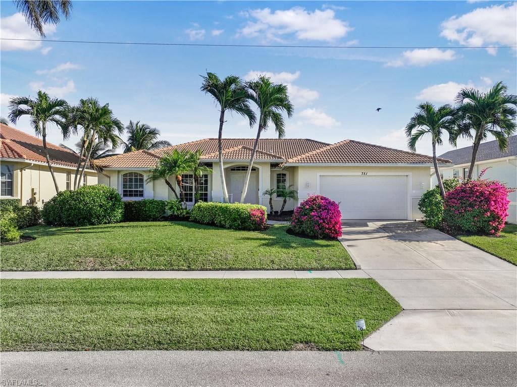 751 Amber Dr, Marco Island, FL 34145-3