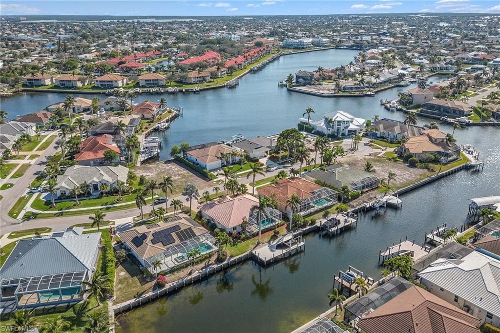 268 Bass Ct, Marco Island, FL 34145-34
