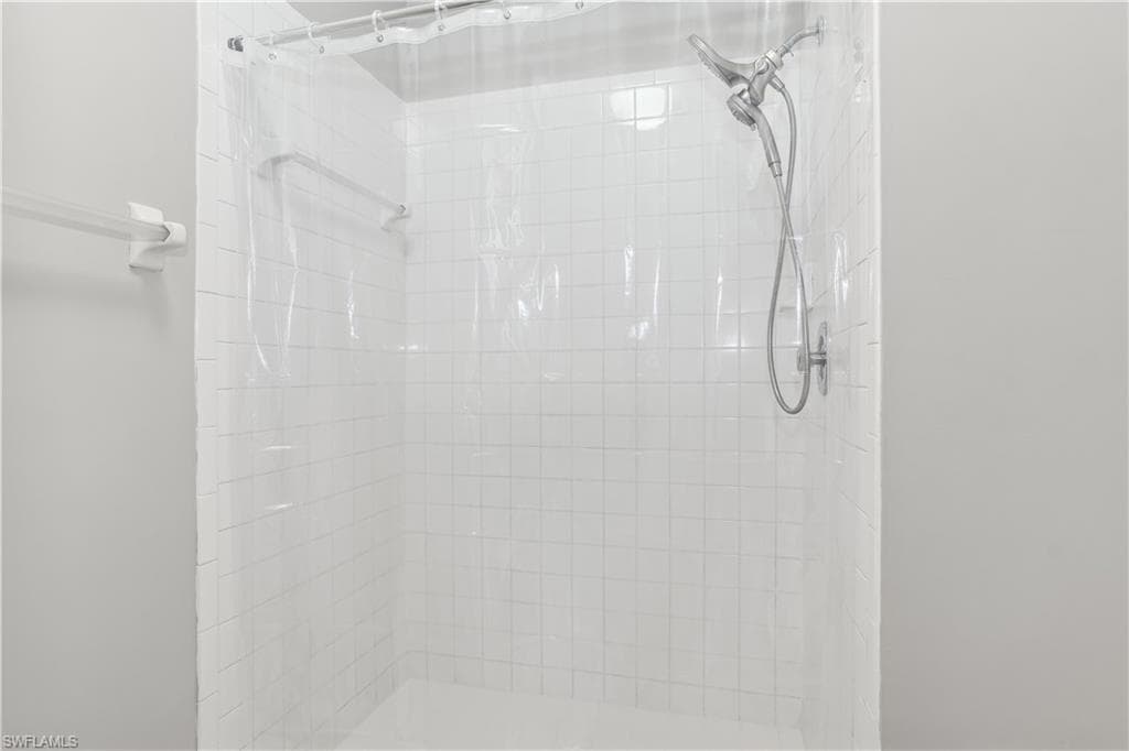8161 Twelve Oaks Cir 523, Naples, FL 34113-11