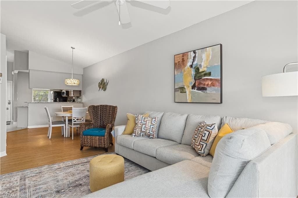8161 Twelve Oaks Cir 523, Naples, FL 34113-4