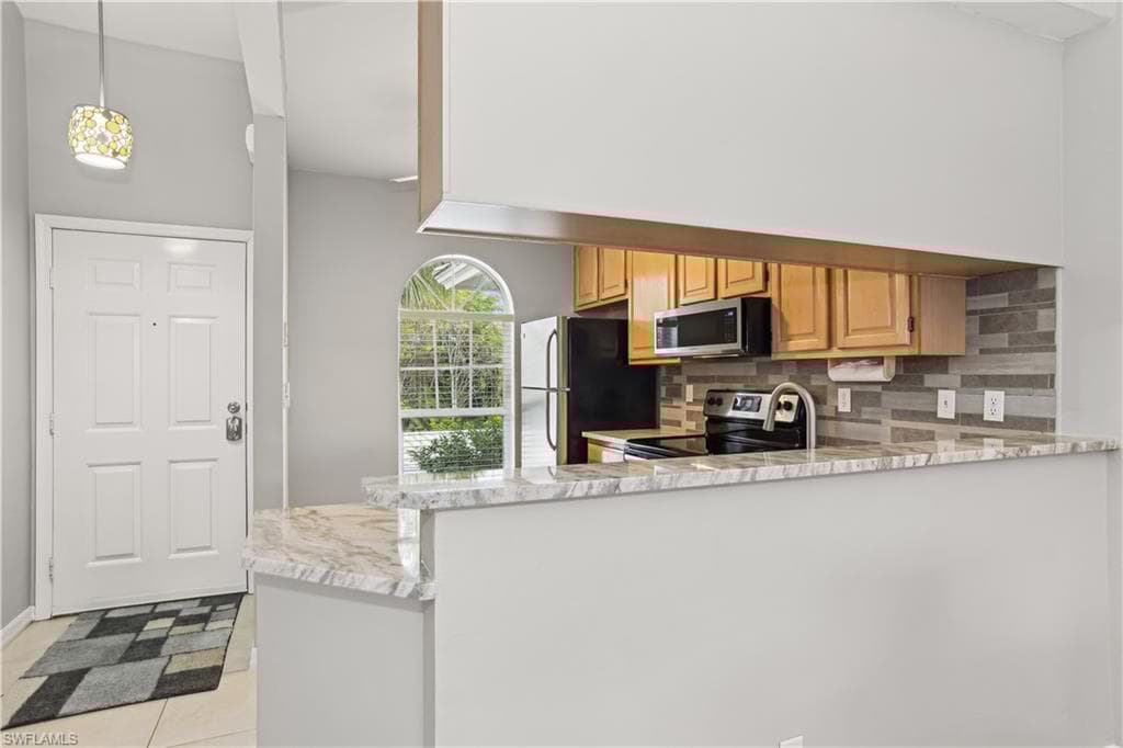 8161 Twelve Oaks Cir 523, Naples, FL 34113-6