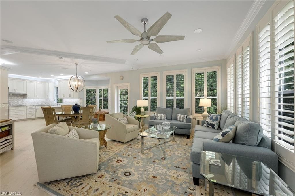 269 Colonade Cir 2802, Naples, FL 34103-2