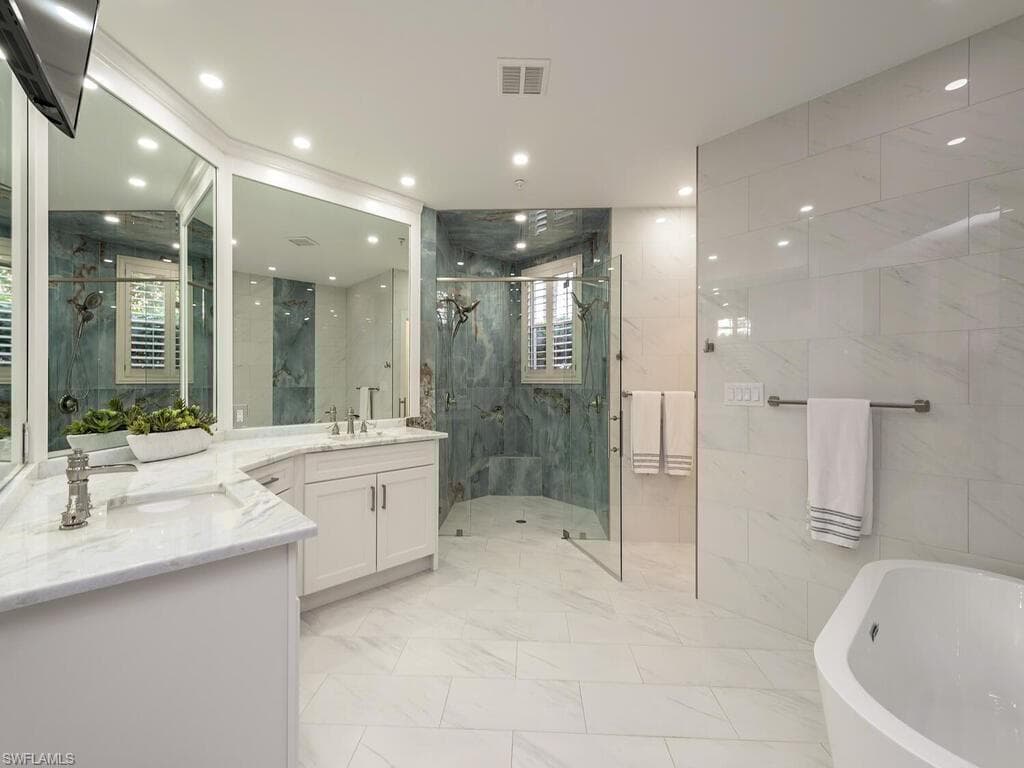 269 Colonade Cir 2802, Naples, FL 34103-7