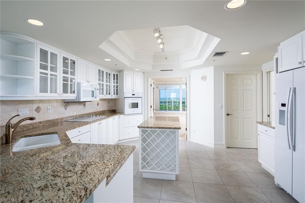 435 Dockside Dr B703, Naples, FL 34110-13