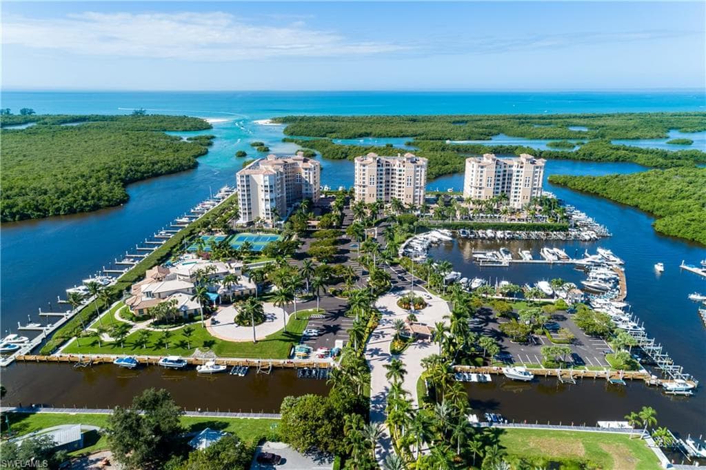 435 Dockside Dr B703, Naples, FL 34110-1