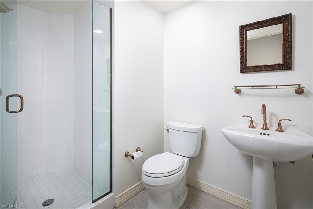 435 Dockside Dr B703, Naples, FL 34110-24