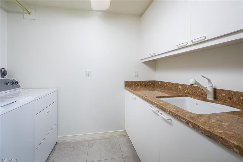 435 Dockside Dr B703, Naples, FL 34110-27