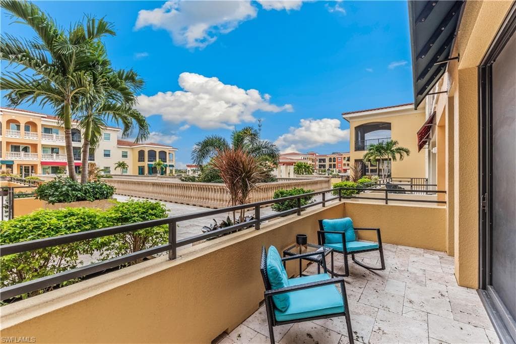 21530 Strada Nuova Cir 205, Estero, FL 33928-9