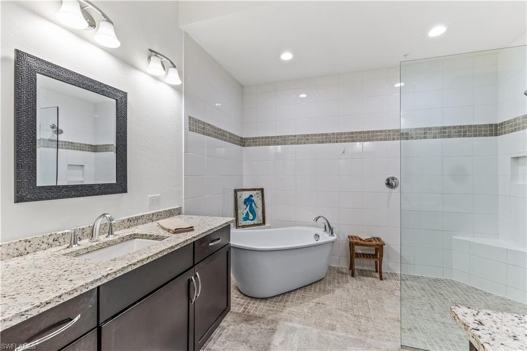 21530 Strada Nuova Cir 205, Estero, FL 33928-17