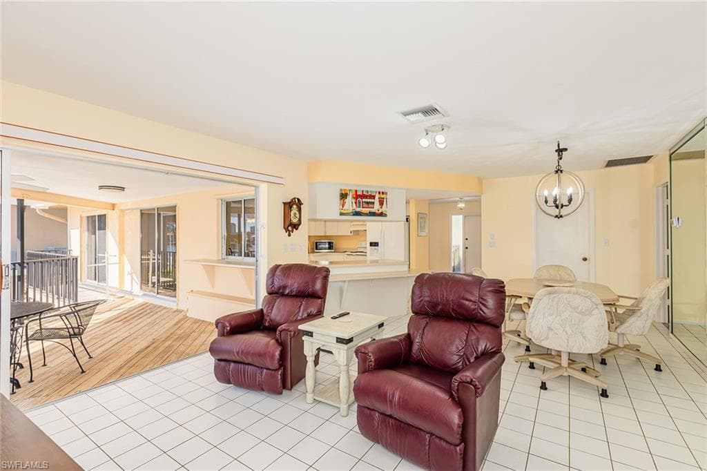 1041 Cara Ct, Marco Island, FL 34145-11