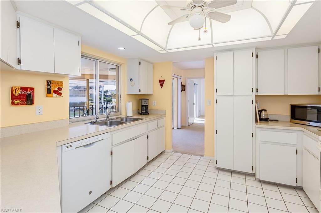 1041 Cara Ct, Marco Island, FL 34145-12