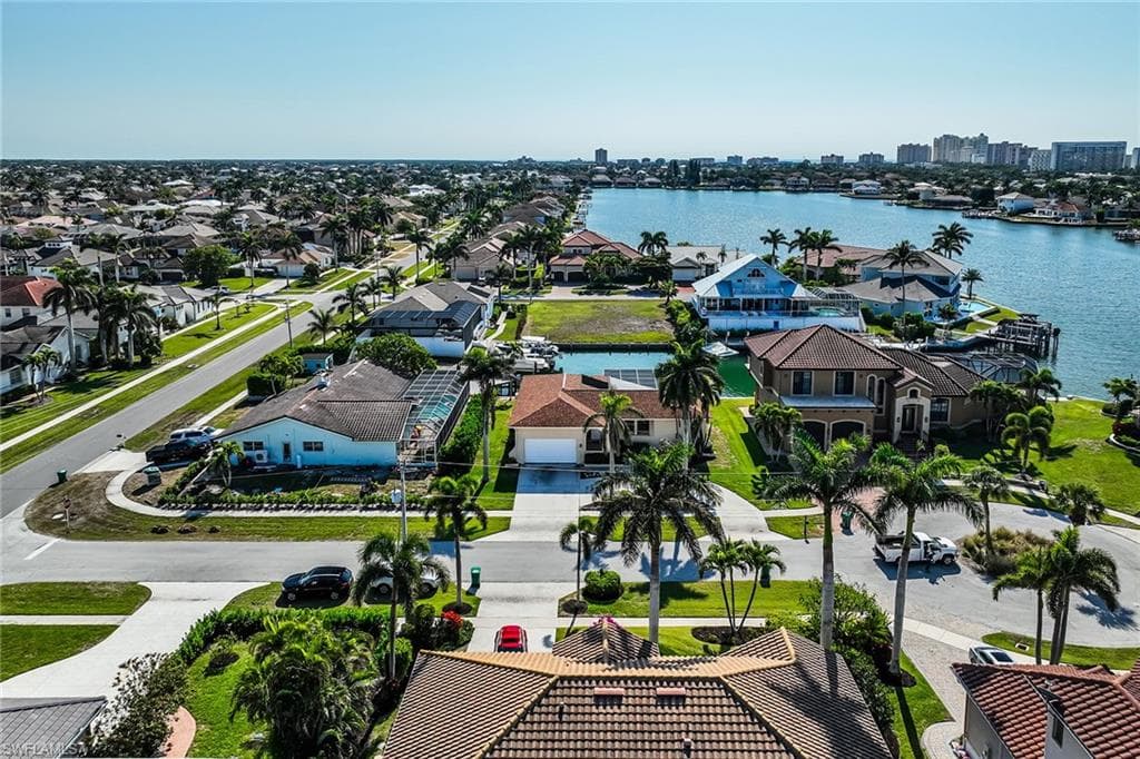 1041 Cara Ct, Marco Island, FL 34145-24