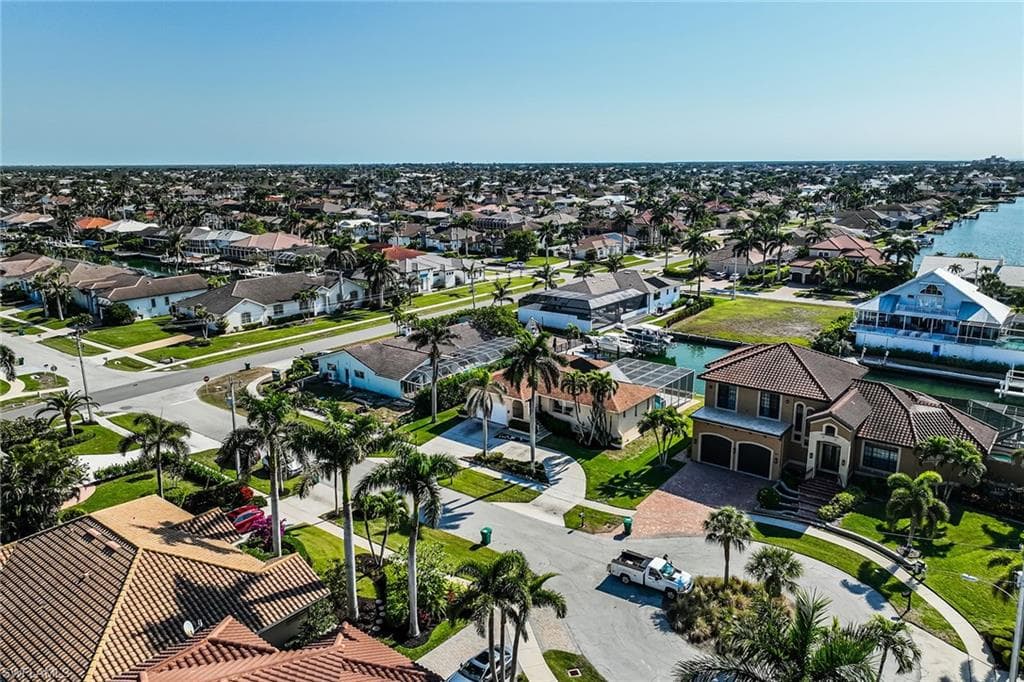 1041 Cara Ct, Marco Island, FL 34145-25