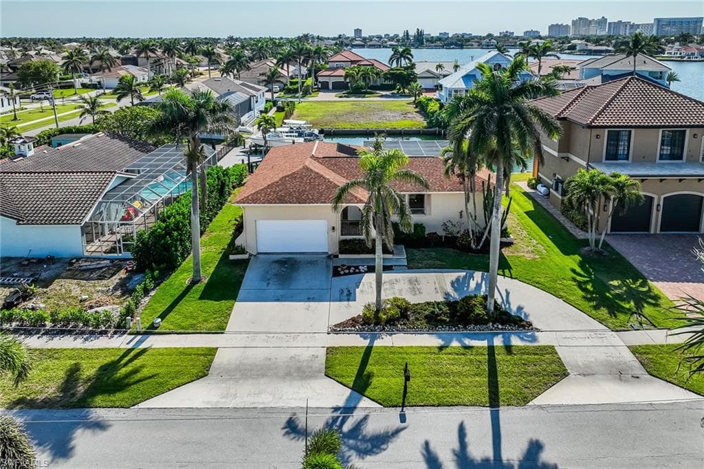 1041 Cara Ct, Marco Island, FL 34145-3