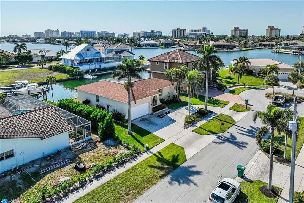 1041 Cara Ct, Marco Island, FL 34145-4