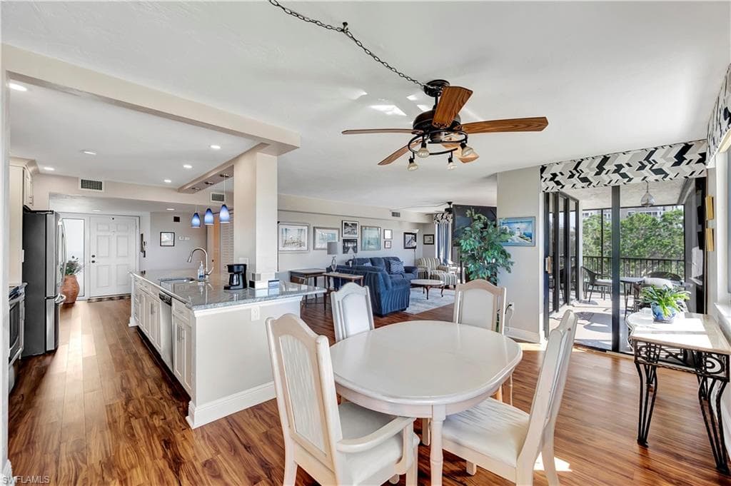 11 Bluebill Ave 201, Naples, FL 34108-15