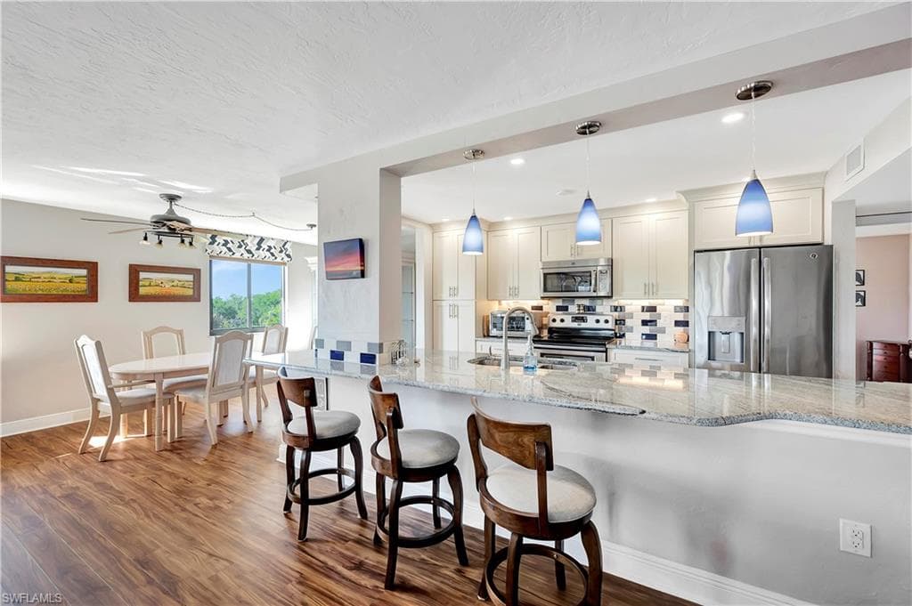 11 Bluebill Ave 201, Naples, FL 34108-18