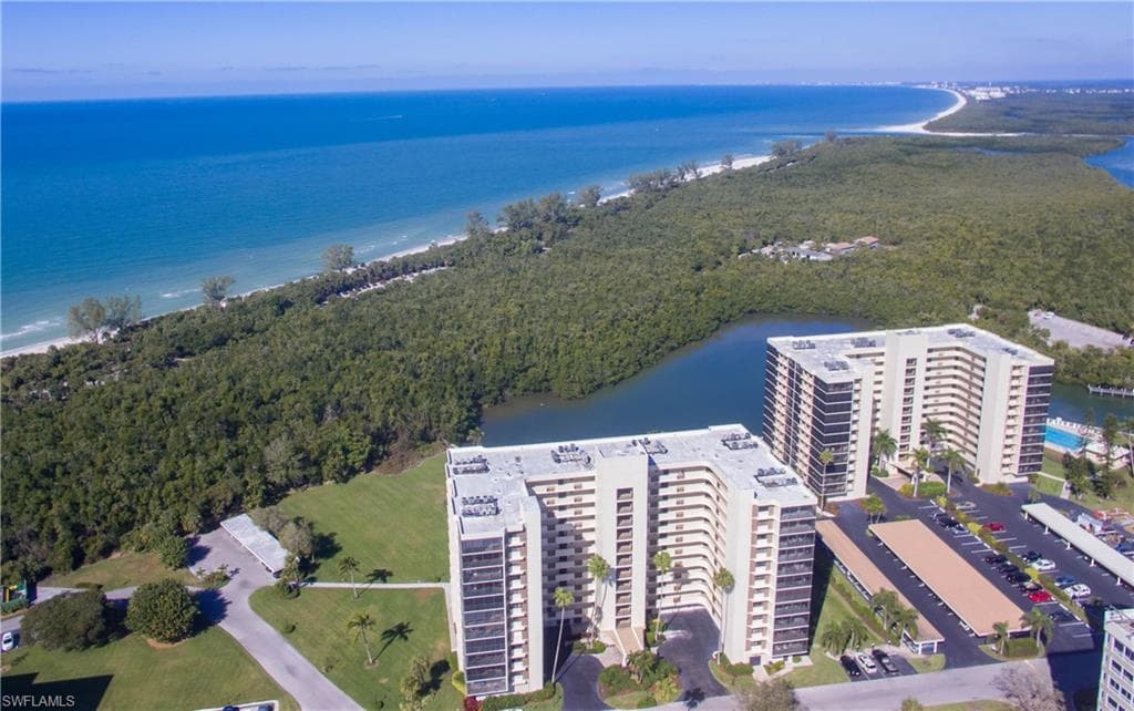 11 Bluebill Ave 201, Naples, FL 34108-1