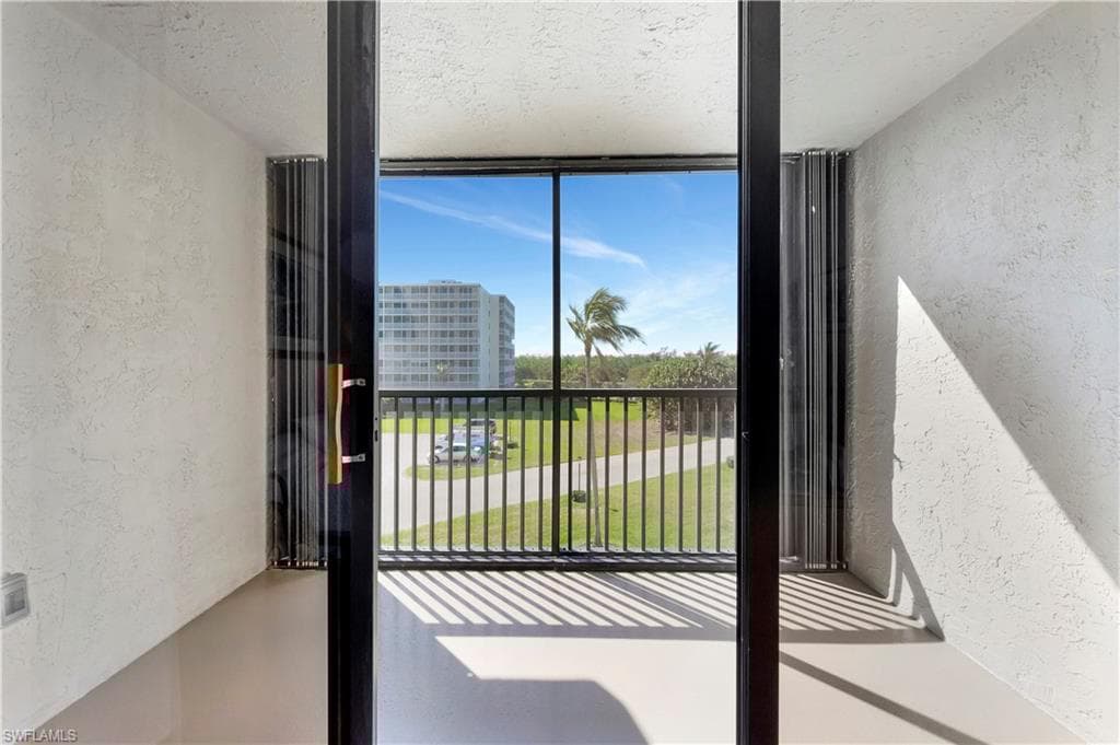 11 Bluebill Ave 201, Naples, FL 34108-24