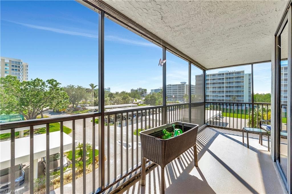 11 Bluebill Ave 201, Naples, FL 34108-25