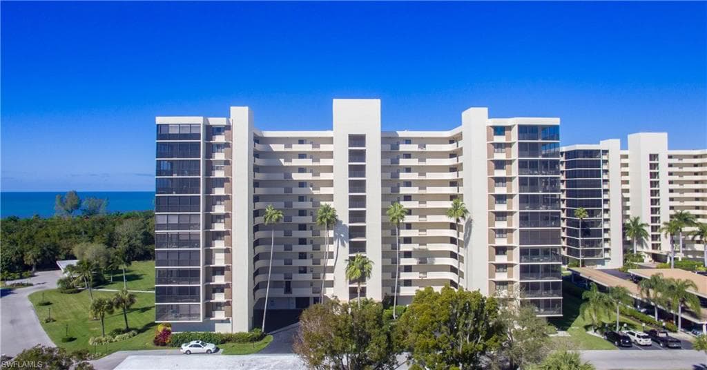 11 Bluebill Ave 201, Naples, FL 34108-35