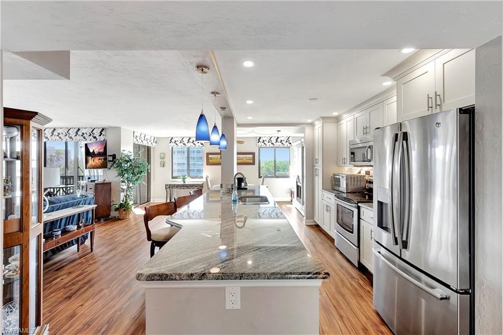 11 Bluebill Ave 201, Naples, FL 34108-7