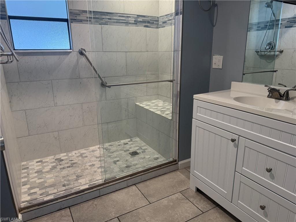 19 Aquamarine Ave 19q, Naples, FL 34114-12