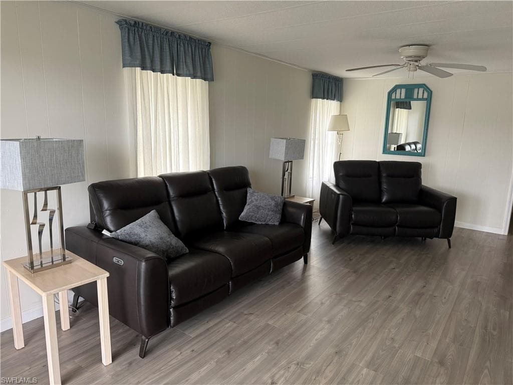 19 Aquamarine Ave 19q, Naples, FL 34114-3