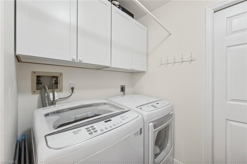 752 Wiggins Lake Dr 102, Naples, FL 34110-20
