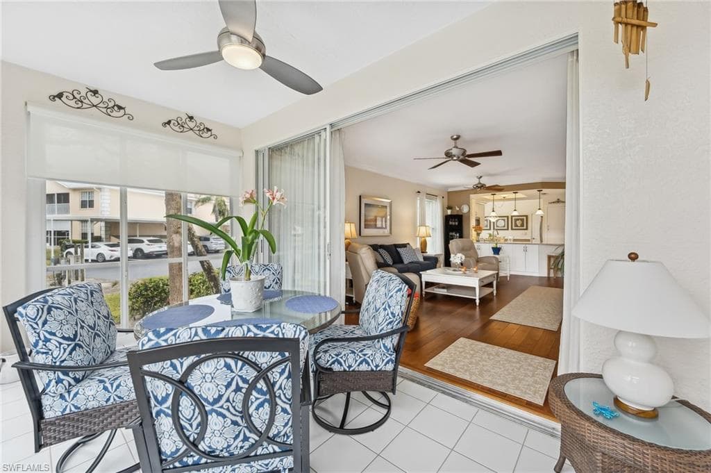 752 Wiggins Lake Dr 102, Naples, FL 34110-23