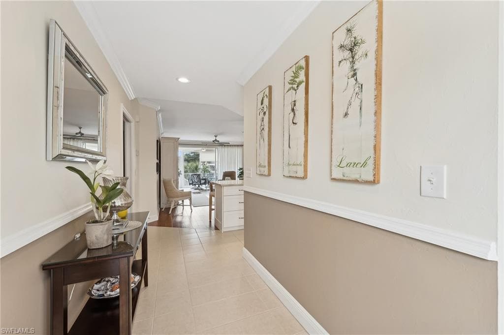 752 Wiggins Lake Dr 102, Naples, FL 34110-6