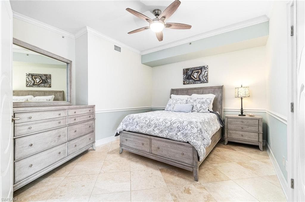 4650 Yacht Harbor Dr 125, Naples, FL 34112-11