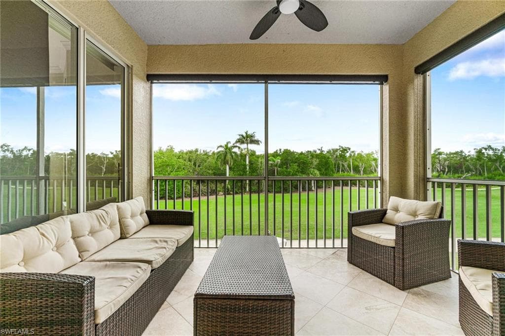 4650 Yacht Harbor Dr 125, Naples, FL 34112-1